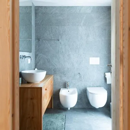 Modern With Hot Tube بيت للعطل